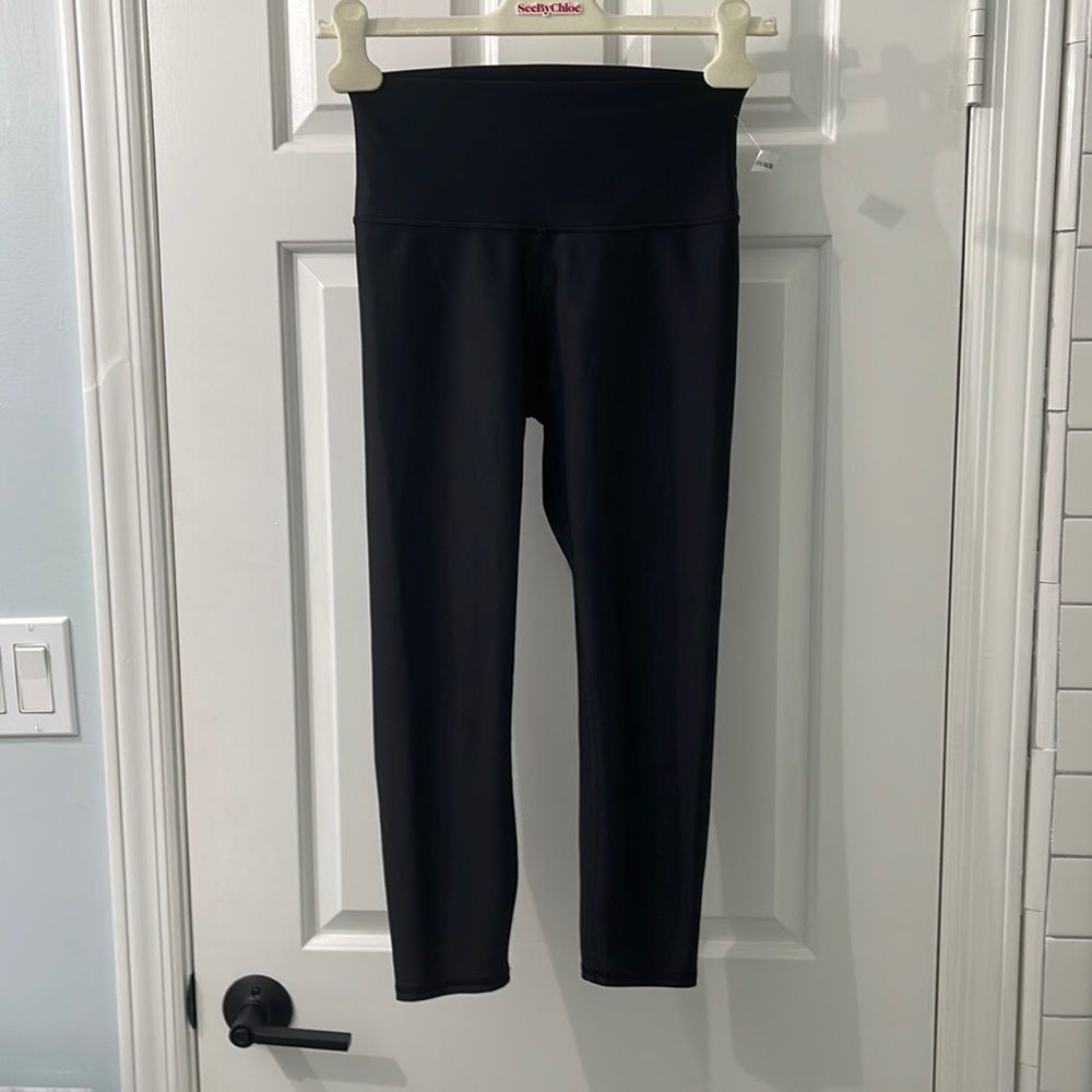 NWT Alo Cropped Black Leggings